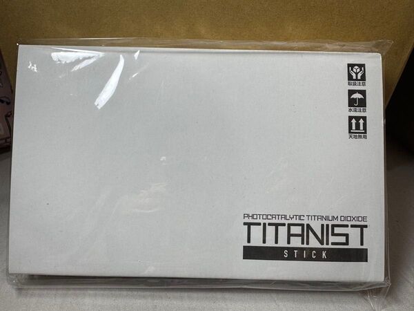 TITANIST STICK