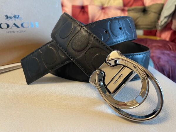 新品正規品COACH2点セットシグネチャーフリーサイズリバーシブルベルト箱付き