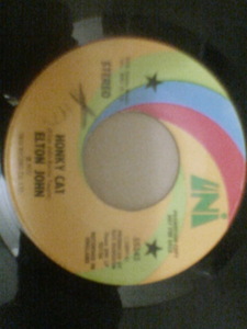 Elton John：Honky Cat / Slave；USA UNI Promotional 7 inch 45 // 55343