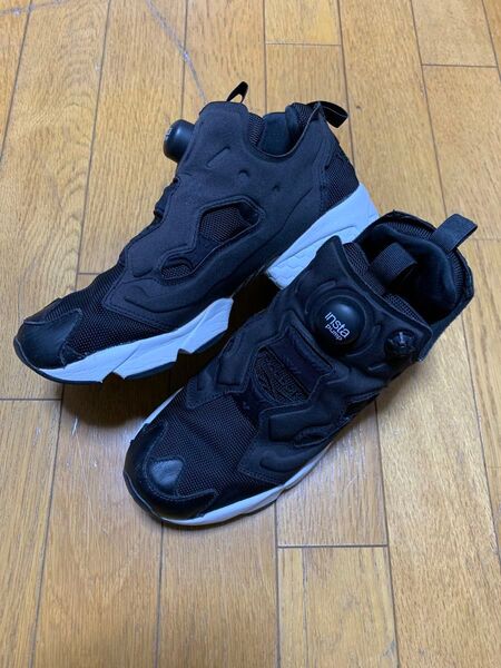 リーボック インスタポンプフューリー 24cm V65750 黒×白