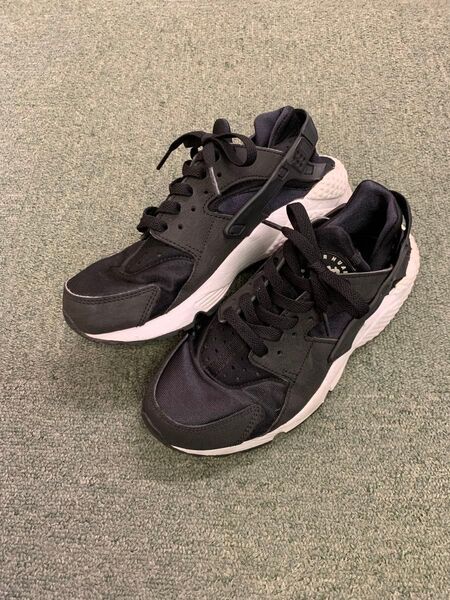 NIKE ナイキ エアハラチ 634835-006 24.5cm