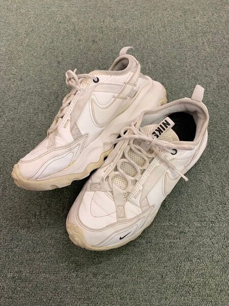 NIKE ナイキ WMNS TC 7900 DD9682-100 24㎝