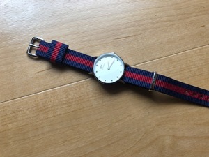 AK229 美品レベル Daniel Wellington ダニエルウェリントン 26mm ストーンインデックス 純正ストライプナイロンベルト クオーツ 腕時計