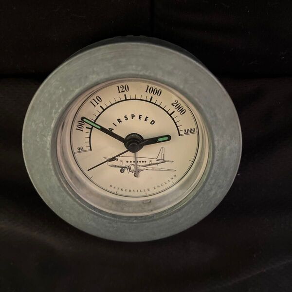 VINTAGE BASKERVILLE england 置時計 飛行機 鉄製