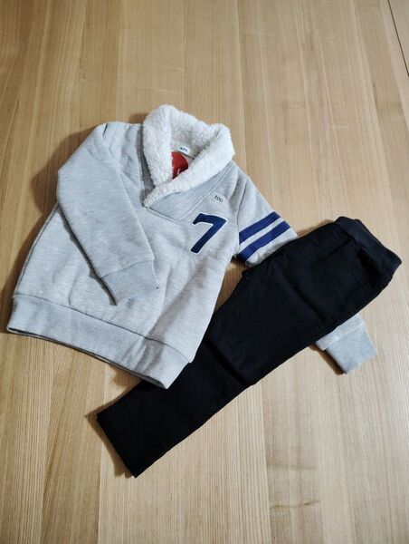 新品、タグ付き!Right-on(ライトオン)の長袖トップスグレーのもこもこトレーナー。おまけBREEZE(ブリーズ)黒パンツ