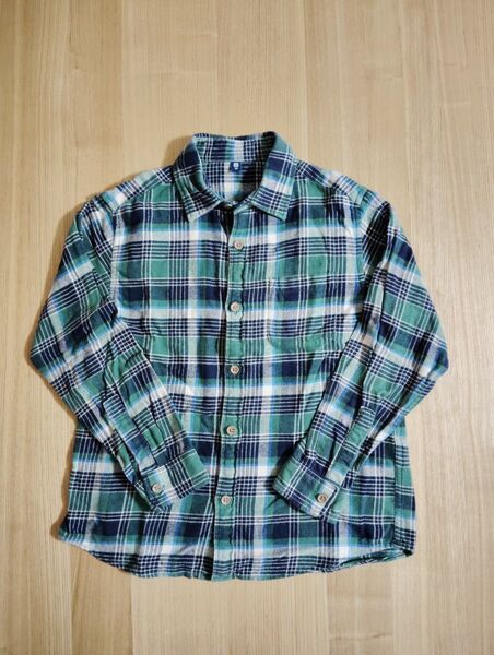 美品!ユニクロ!緑と青のチェック柄の長袖シャツ。 綿100% サイズ: 130cmキッズ
