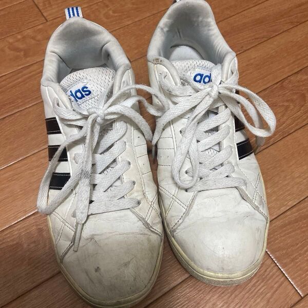 adidasスニーカー