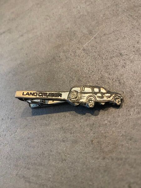 【非売品】ランドクルーザー 車型 ネクタイピン ランドクルーザー80