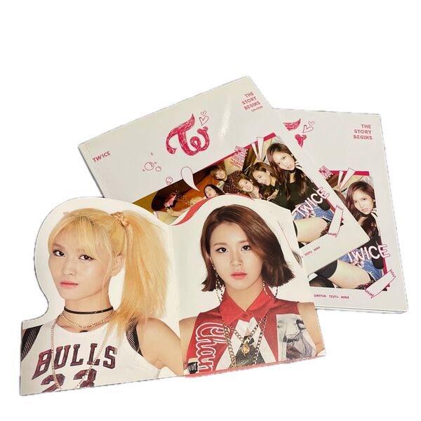 twice 『THE STORY BEGINS』2形態