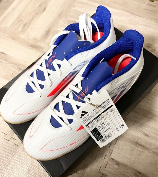【新品】adidas F50 CLUB IN フットサルシューズ 25cm