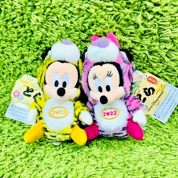 新品 ミッキー&ミニー 干支 寅年 ぬいぐるみバッジ ディズニーストア