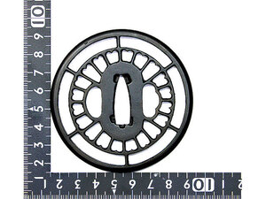 新品　鍔　車輪に菊図透鐔 T-013-1IR4