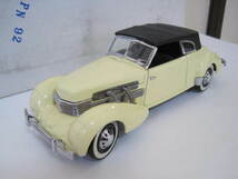 フランクリンミント　１９３７　Cord 812 Phaeton Coupe 1/24 Diecast Model car_画像1