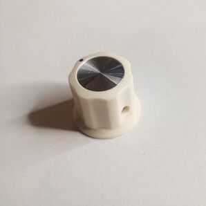 モーグ風ノブ クリーム Cream 19mm x 16mmシャフト幅6.4mm Moog