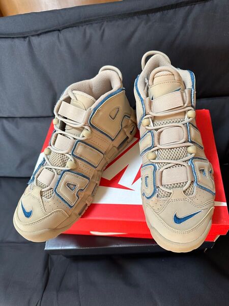 NIKE moreuptempo