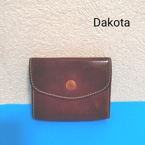 Dakota 三つ折り財布 コンパクト 革 ブラウン