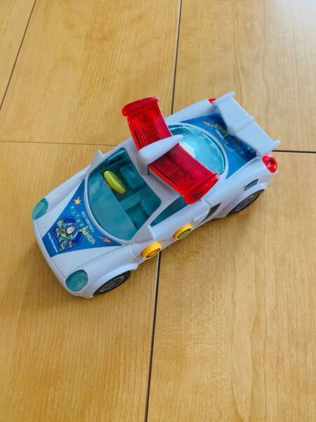 バズライトイヤー 車 パトカー