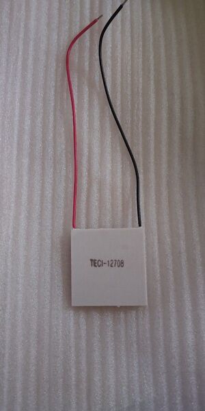スマホ冷却自作パーツ ペルチェ素子 8.2Aタイプ(40x40mm) TEC1-12708