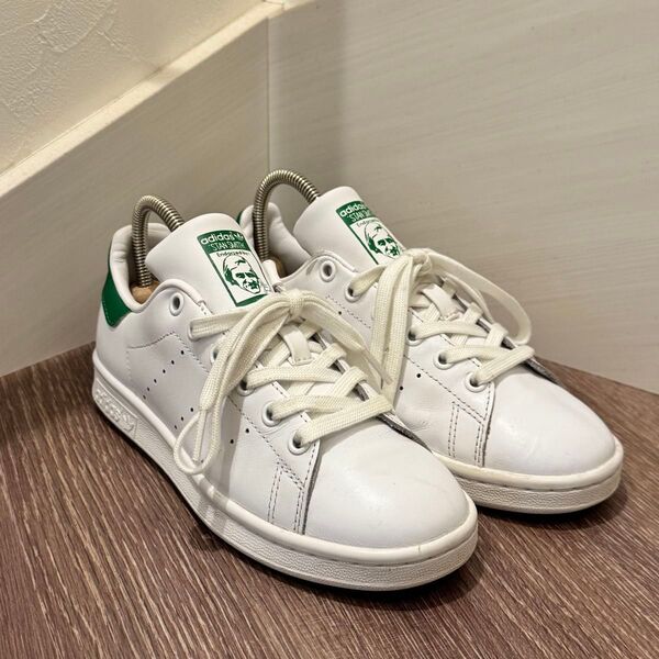 最終値下げ!アディダス スタンスミス ホワイト グリーン スニーカー 22.0 STAN SMITH