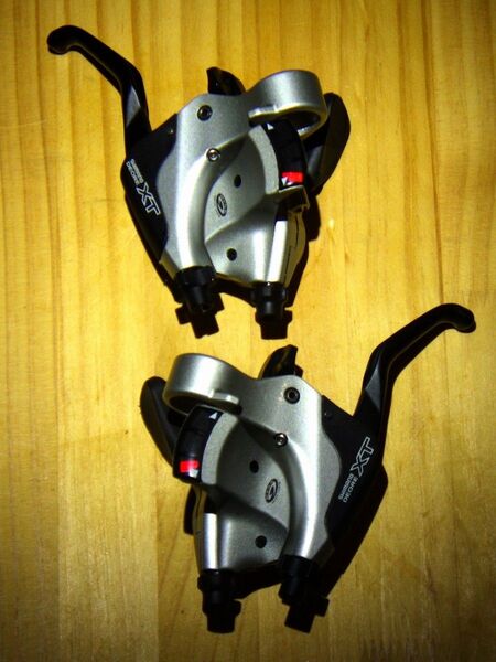 SHIMANO DEORE-XT ST−M750 デュアルコントロール 3x9スピード