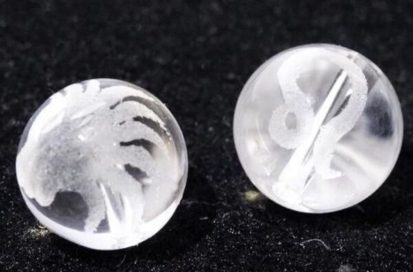 ★2個★ しし座(獅子座)素彫り10mm玉水晶●天然石