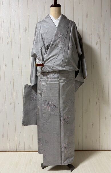 新古品 藤絹 本場白大島紬 都喜エ門の着物 m3592