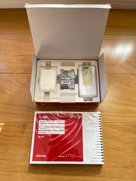 携帯電話本体 docomo STYLE series L-03A
