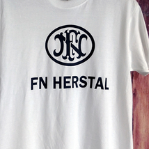 送込　FN HERSTAL　スカーL　ベルギー　FNハースタル　半袖Tシャツ　白　2XLサイズ_画像1