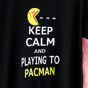 送込　KEEP CALM AND PLAYING TO PACMAN　半袖Tシャツ　黒　Mサイズ