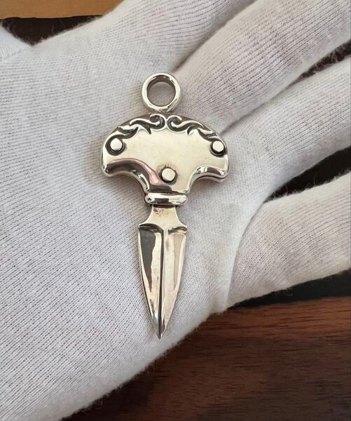 美品 PUERTA DEL SOL / プエルタデルソル ダガー ペンダントトップ シルバー950