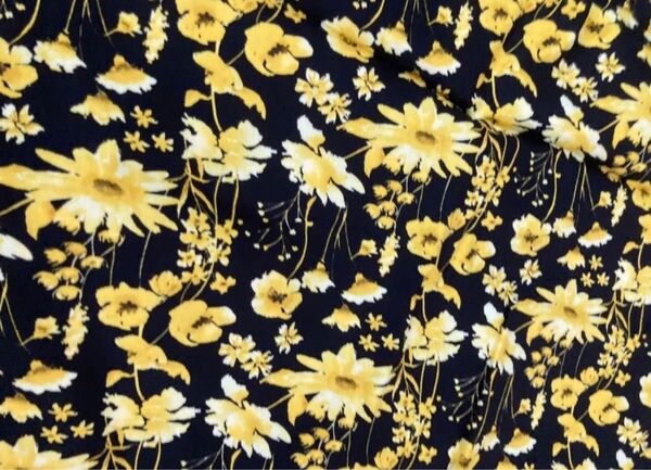 ③-87 USAコットン 黄色 花柄 108×45cm