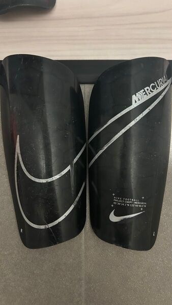 NIKE すね当て