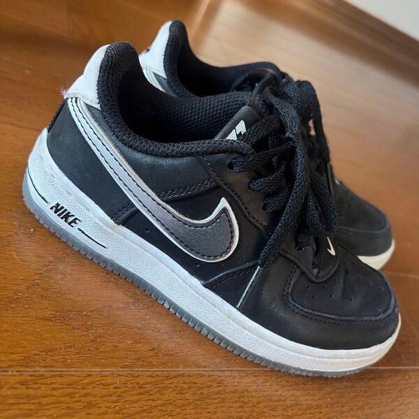 NIKE エアフォース1 コリン・キャパニック 18cm
