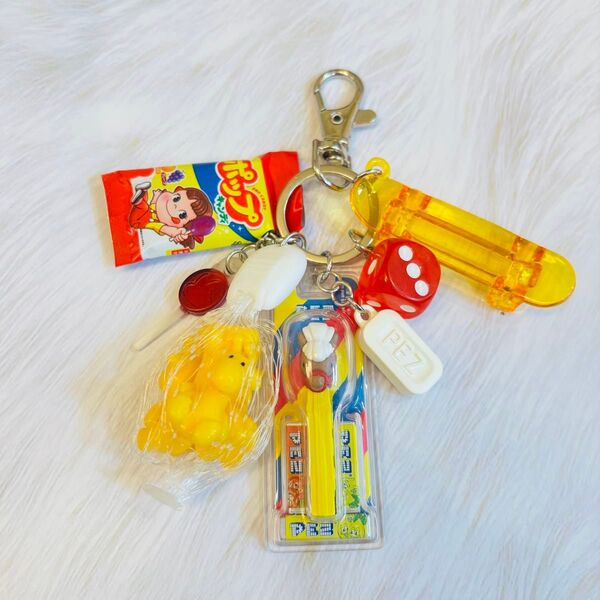 じゃらじゃらキーホルダー ペッツ おもちゃ