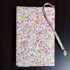ハンドメイド ブックカバー 文庫本サイズ 花柄