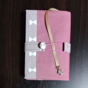 ハンドメイド ブックカバー 文庫本サイズ リボン ブックバンド付き