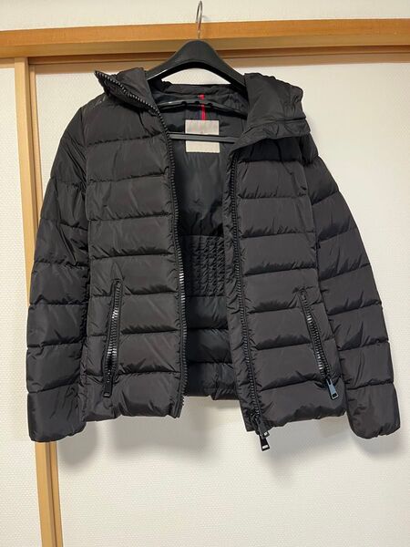 モンクレール MONCLER
