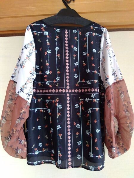 SILENT WORTH 春夏 ふんわり7部袖 上品な花柄切り替え 新品 M〜L