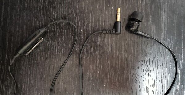携帯電話イヤホン