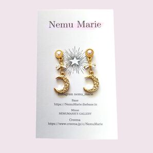 クリスタル ムーンピアス