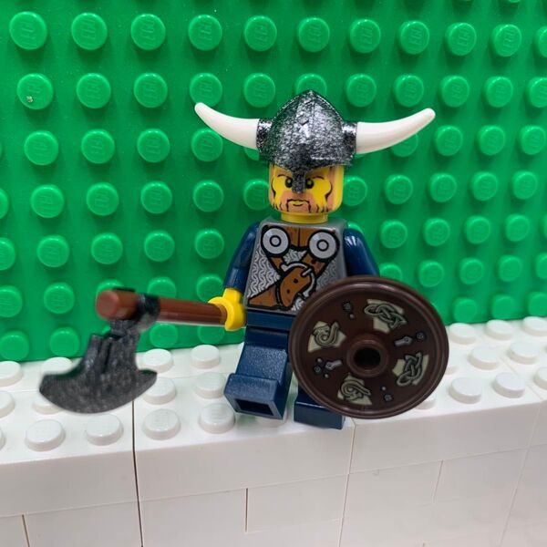 LEGO ミニフィグ レゴバイキング 海賊+斧、盾【正規品】
