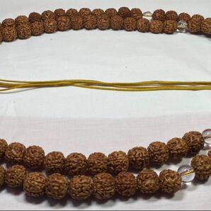 美品 数珠金菩提樹 曹洞宗白水晶仕立て108念珠になります。桐箱入り念珠108粒。