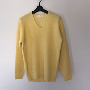 USED美品■グローブ ワールド ゴールド系Vネックニット