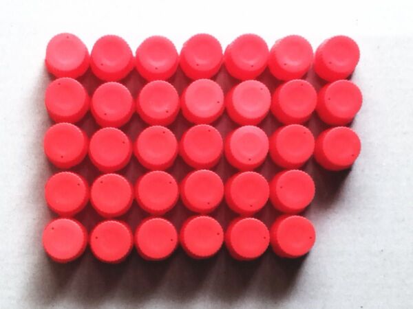 カセットボンベ用ガスのフタ33個+4個