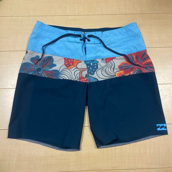 【美品】BILLABONG ハーフパンツ 水陸両用 海水パンツ ビラボン メンズ