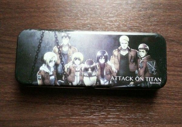 進撃の巨人 チョコレート 缶小物入れ 缶ペンケースのみ