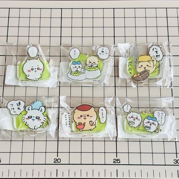 《新品》ちいかわ お出かけ楽しみ!なアクリルスタンド