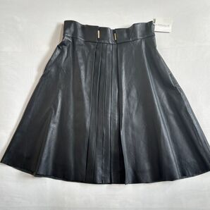 新品タグ付き ドンナグラムール ブラックレザー スカート 40 羊革