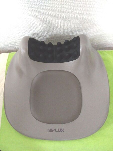 NIPLUX NECK PREMS ニプラックス ネックプレミス マッサージ器 温熱 ネックストレッチャー 肩凝り 日創プラス