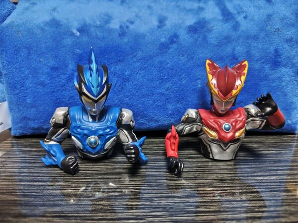 ウルトラマン フィギュアマグネット ロッソ ブル 2種セット